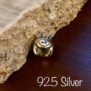 925 Sterling Silver Frog / Coqui Charm